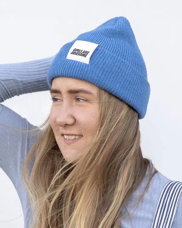 Girls are Awesome Single Drip Lammwoll Beanie blau