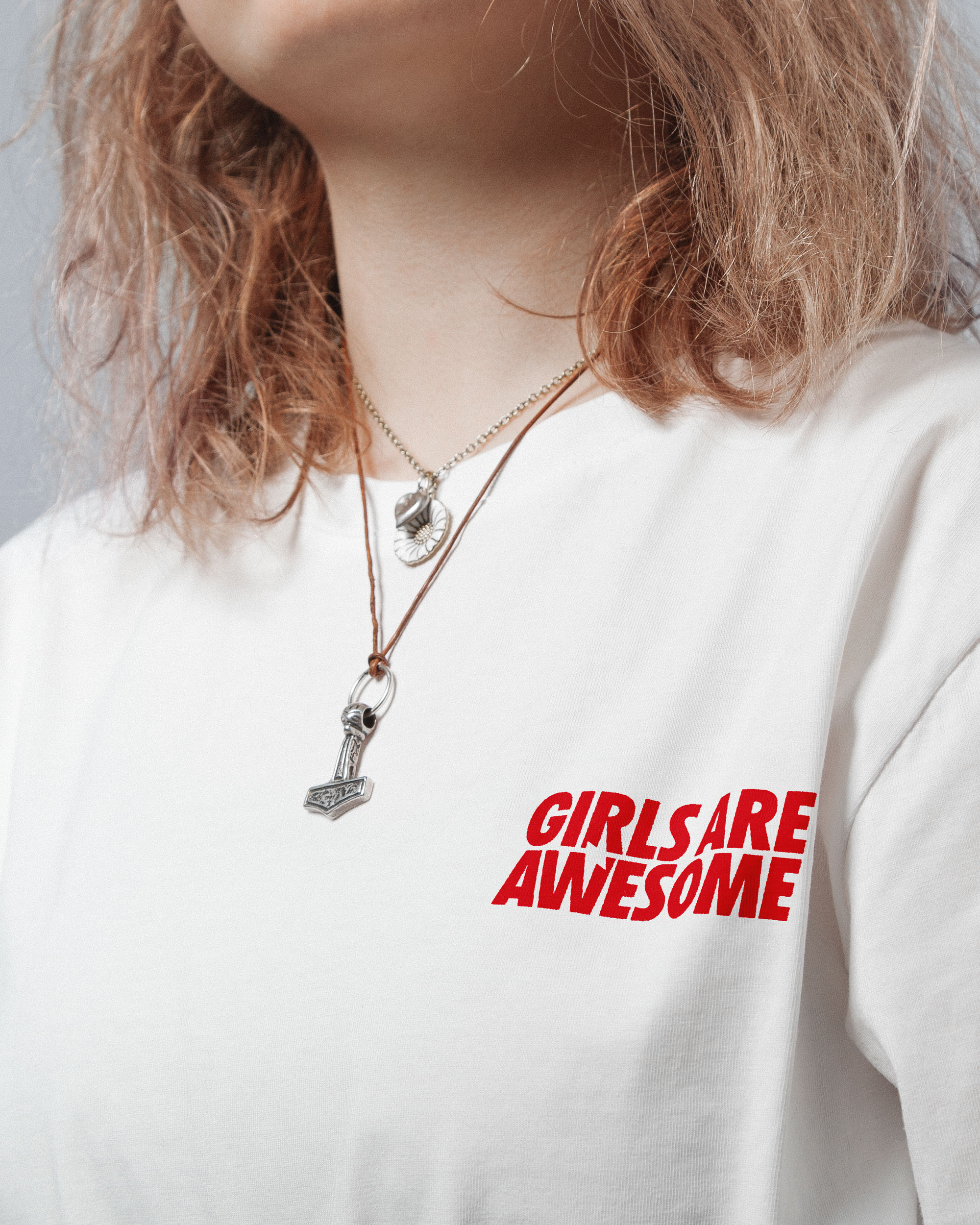 Girls are Awesome Icon Baefriend T-Shirt weiss rot