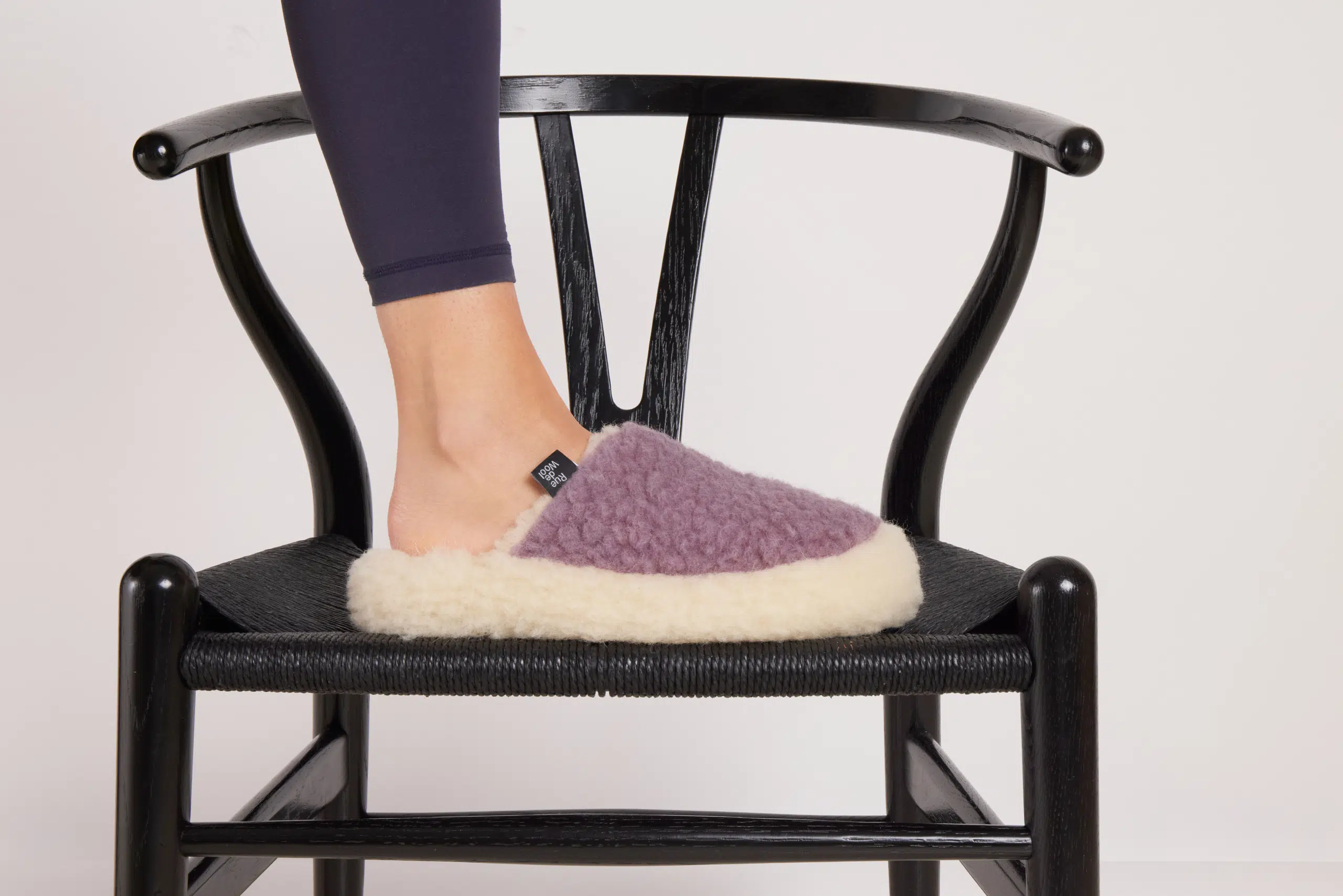 Rue de Wool The Nordic Mule Hausschuhe lavender lilac/ natural