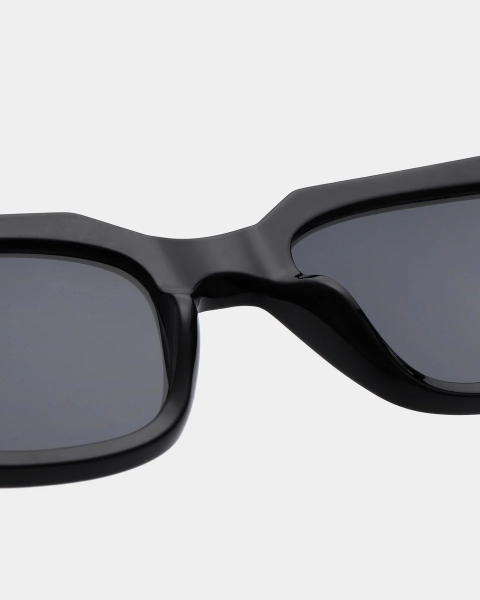 A.Kjaerbede Sonnenbrille Kaws Black A.Kjaerbede Sonnenbrille Kaws Black