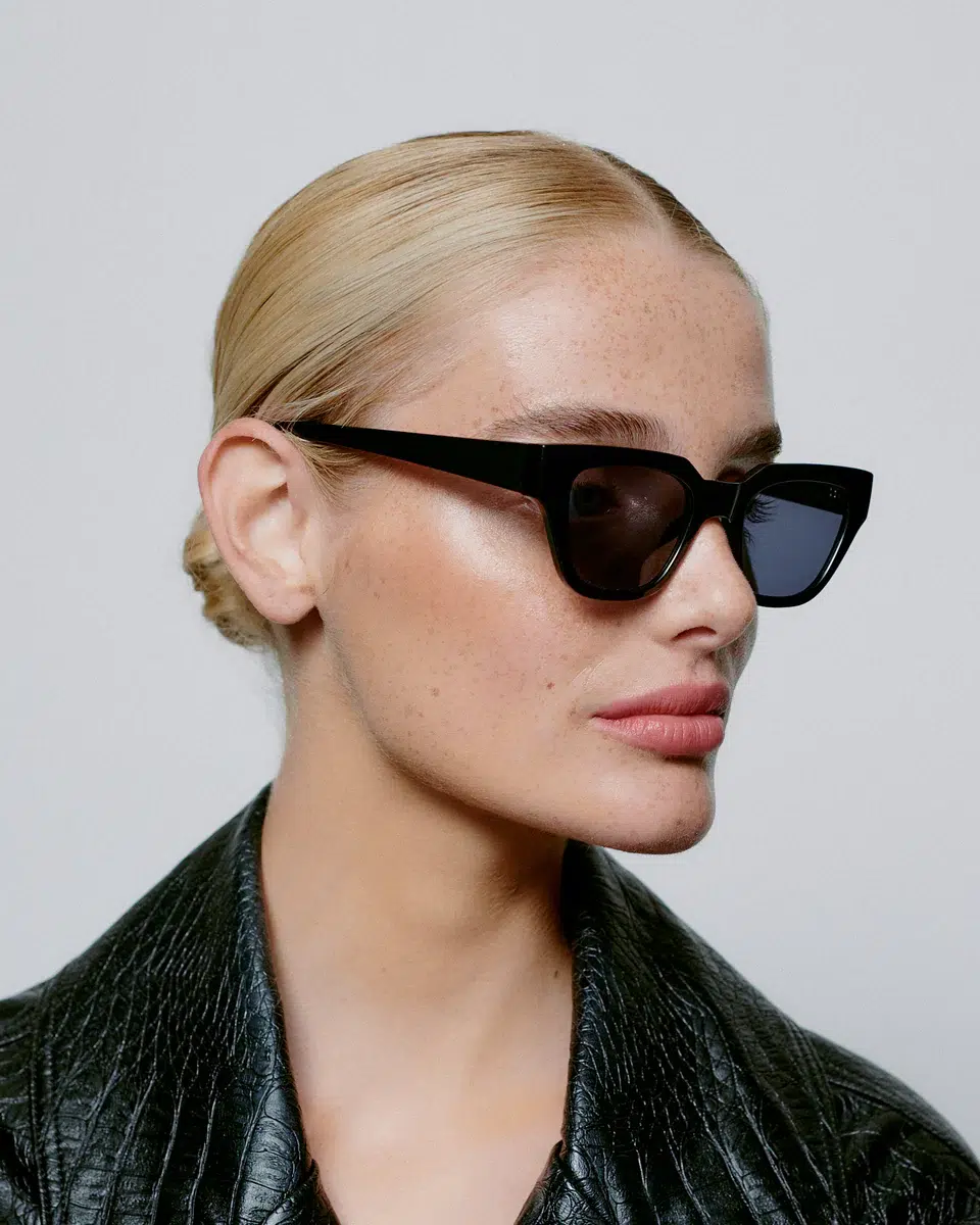 A.Kjaerbede Sonnenbrille Kaws Black