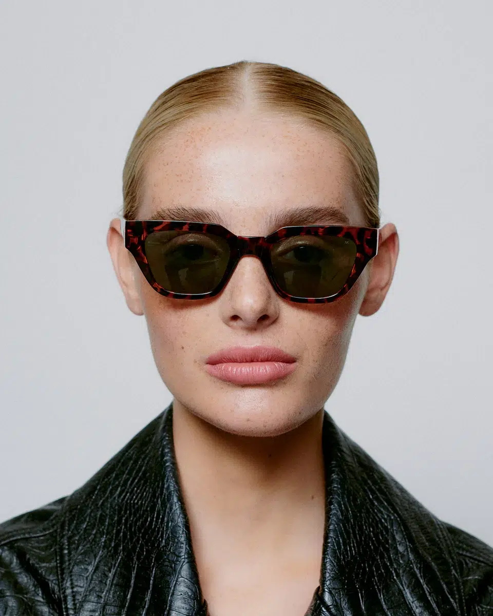 A.Kjaerbede Sonnenbrille Kaws Demi Tortoise