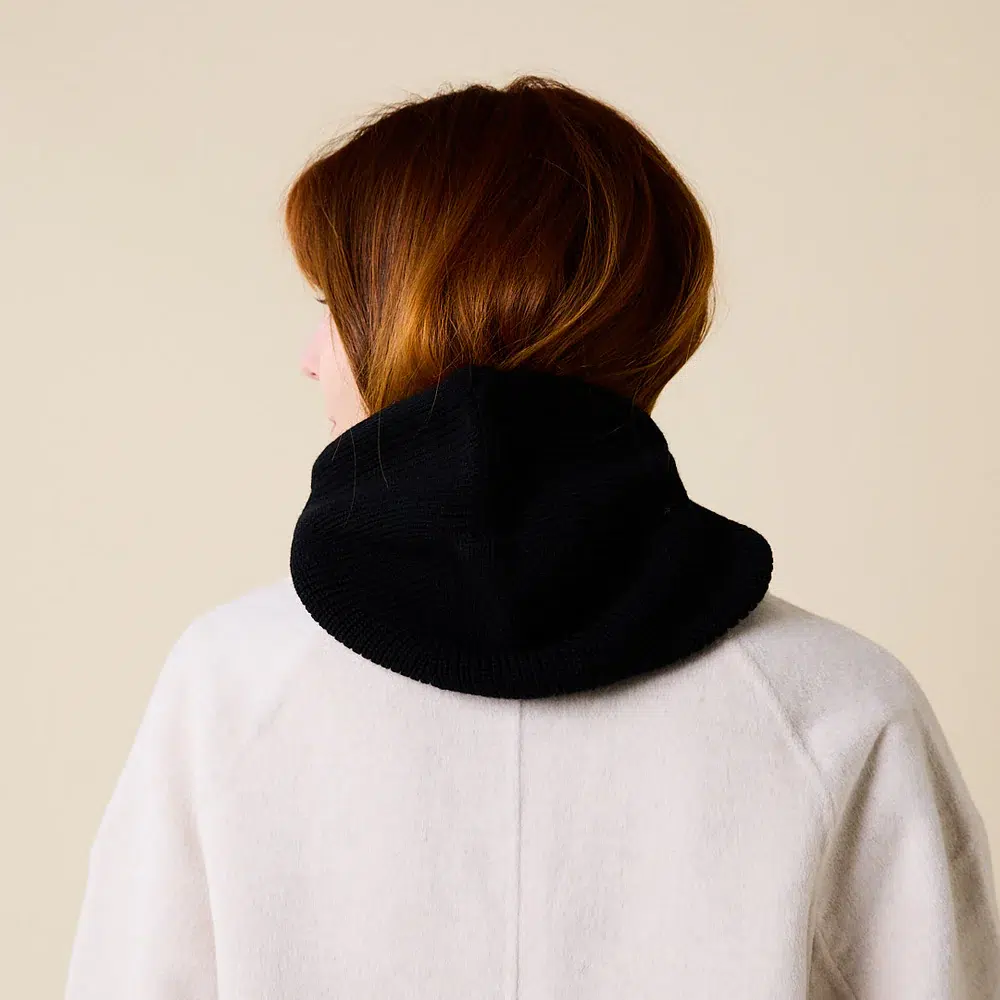 Popeia Balaclava aus Merinowolle Schwarz Popeia Balaclava aus Merinowolle Schwarz