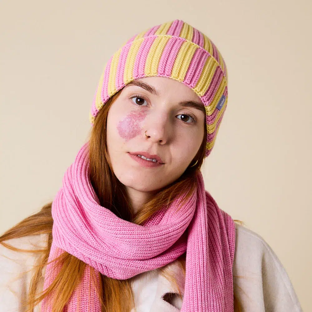 Popeia Mütze aus Merinowolle Hellgelb Pink Popeia Mütze aus Merinowolle Hellgelb Pink