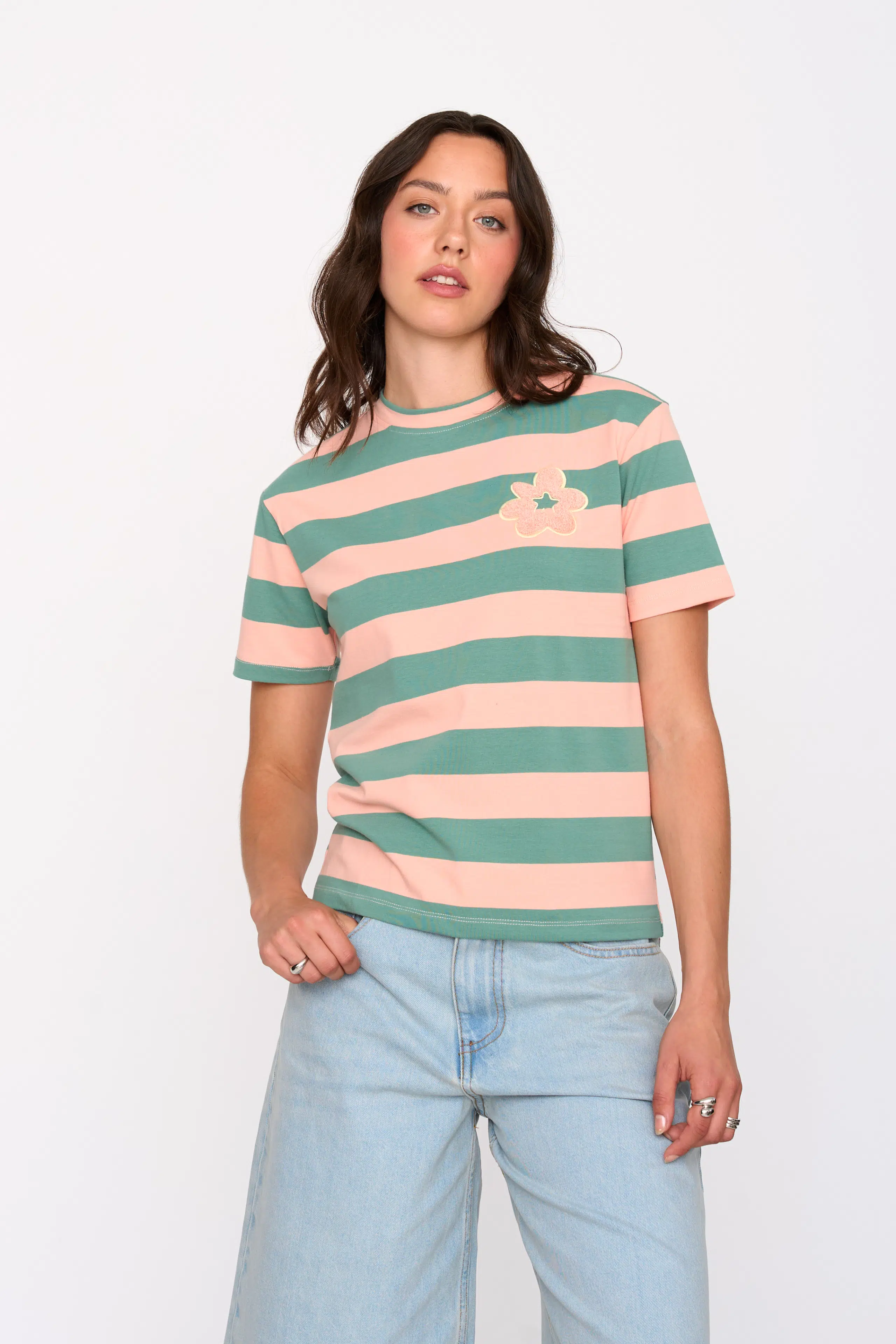 24 Colours T-Shirt Grün Rosa gestreift mit Blumen Patch