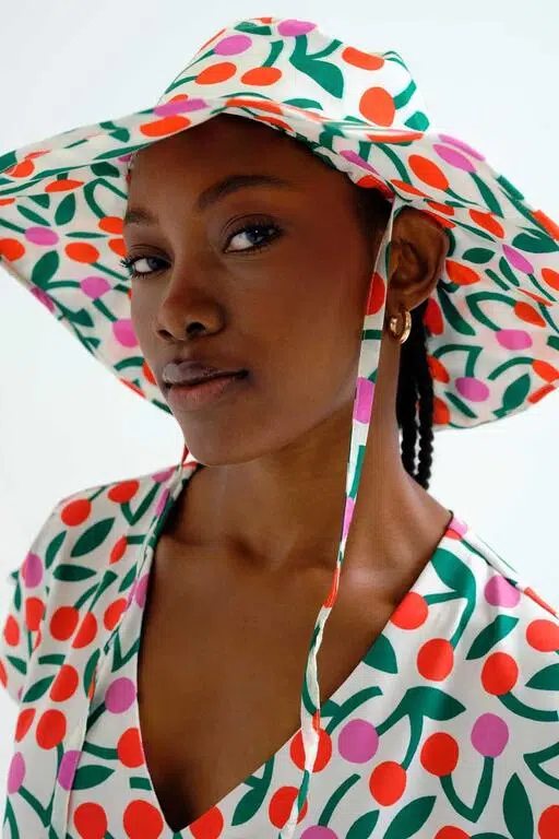 Compania Fantastica Hut Kirschen