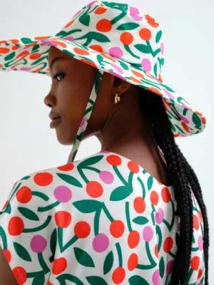 Compania Fantastica Hut Kirschen