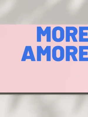 HERR&FRAUHEMPEL Postkarte - MORE AMORE rosa blau