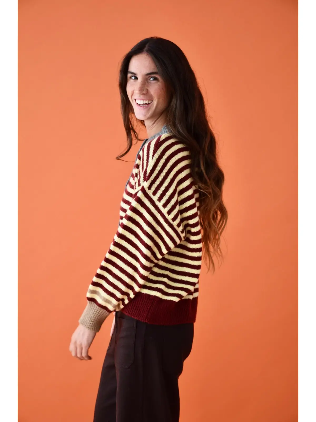 Mindtraveler Strickjacke Tessa Burgunderrot und Gelb Mindtraveler Strickjacke Tessa Burgunderrot und Gelb