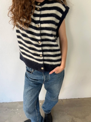 Boii Studios Strickweste Hirse Navy Off White