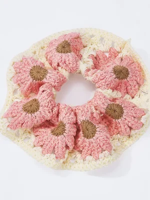 Éline L'atelier Scrunchie Häkelblumen Beige