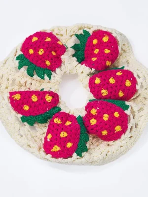 Éline L'atelier Scrunchie Erdbeeren gehäkelt