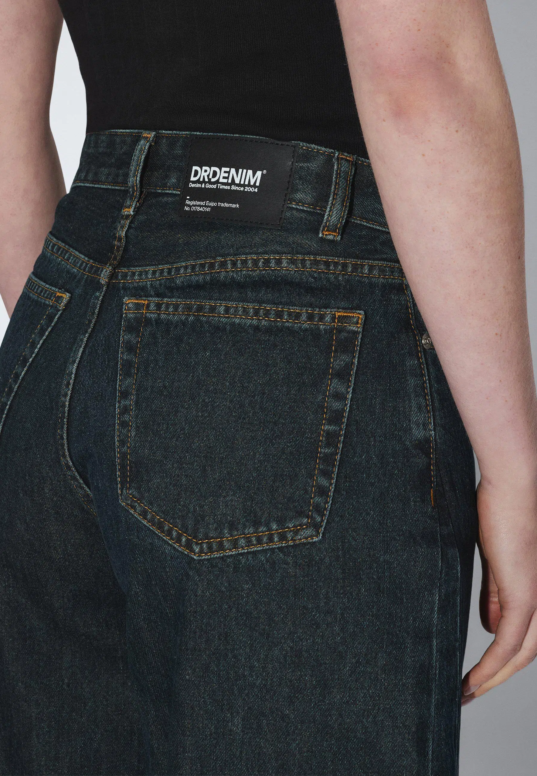 Dr.Denim Jeans Nanci Mid Barrel Seam Kodiak Dark Retro Dr.Denim Jeans Nanci Mid Barrel Seam Kodiak Dark Retro