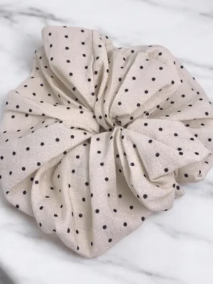 Éline L'atelier Scrunchie Polka Dots Weiß