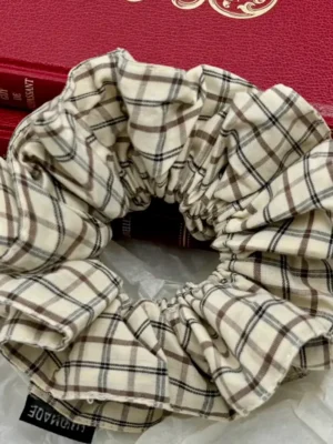 Éline L'atelier Scrunchie Karo Beige