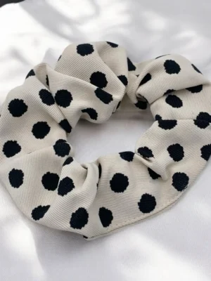 Éline L'atelier Scrunchie Dots Weiß