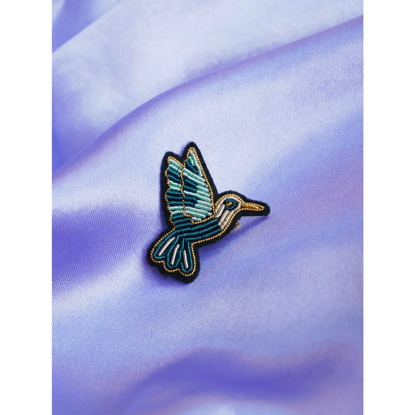Malicieuse handgestickte Brosche Kolibri