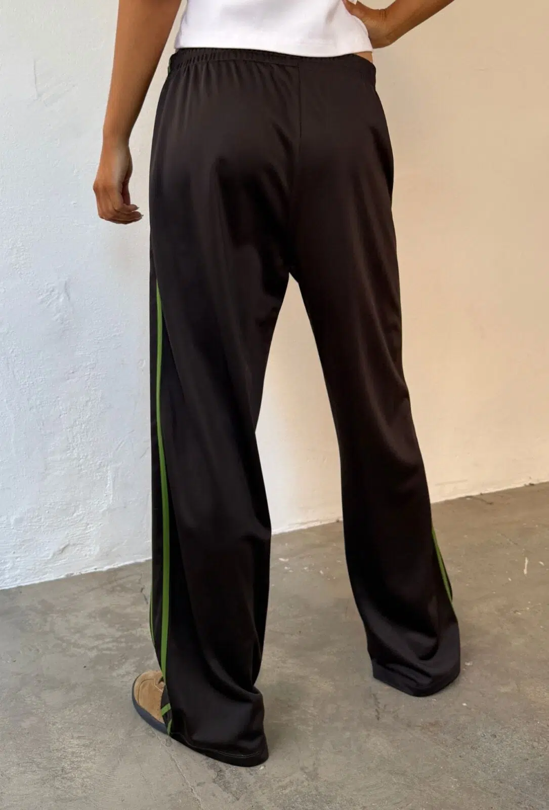 Boii Studios Hose Mia Dark Chocolate Grass Green Boii Studios Hose Mia Dark Chocolate Grass Green