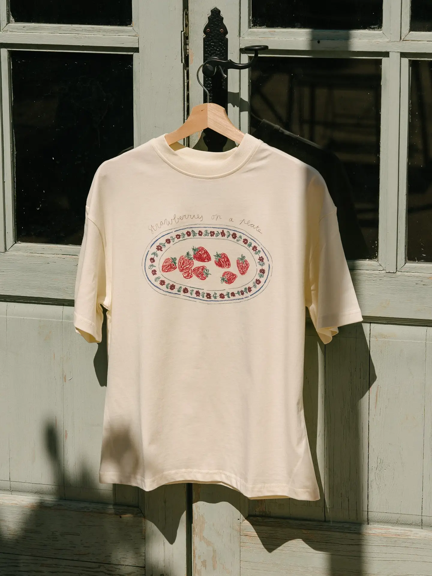 Tarta Gelatina T-Shirt Strawberries on a Plate