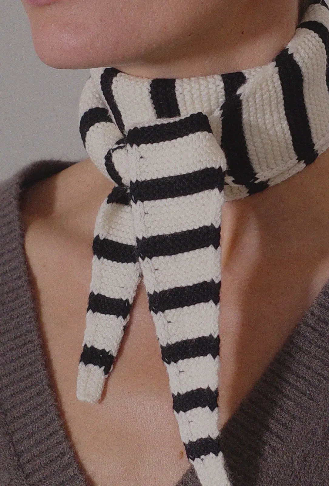 Boii Studios Schal Bisse Off White Black