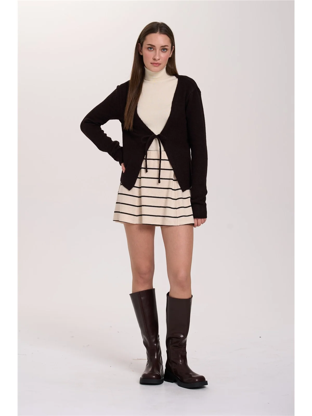 24 Colours Cardigan Dunkelbraun mit Schleife 24 Colours Cardigan Dunkelbraun mit Schleife