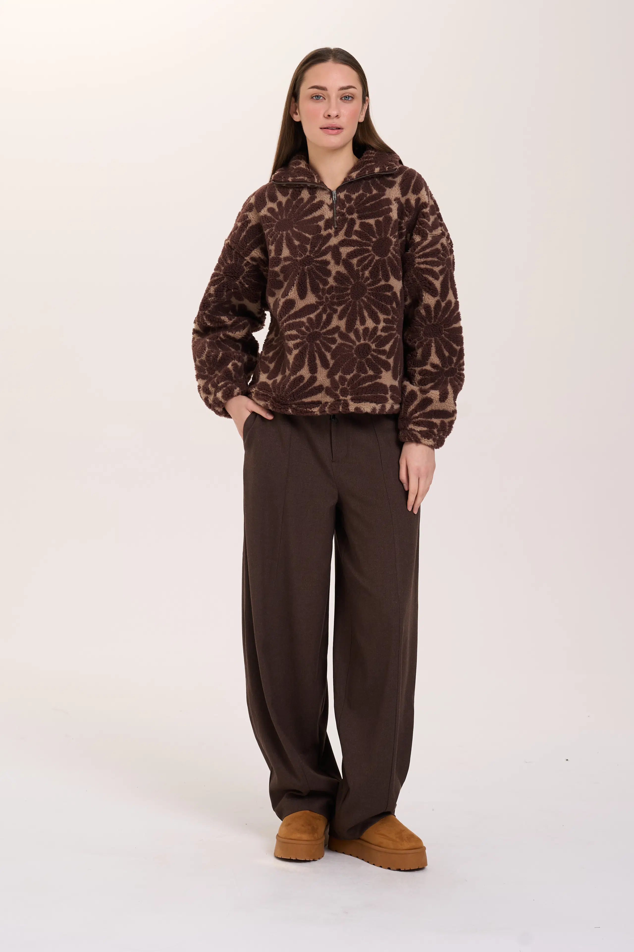 24 Colours Fleecepullover Braun mit Blumenmuster